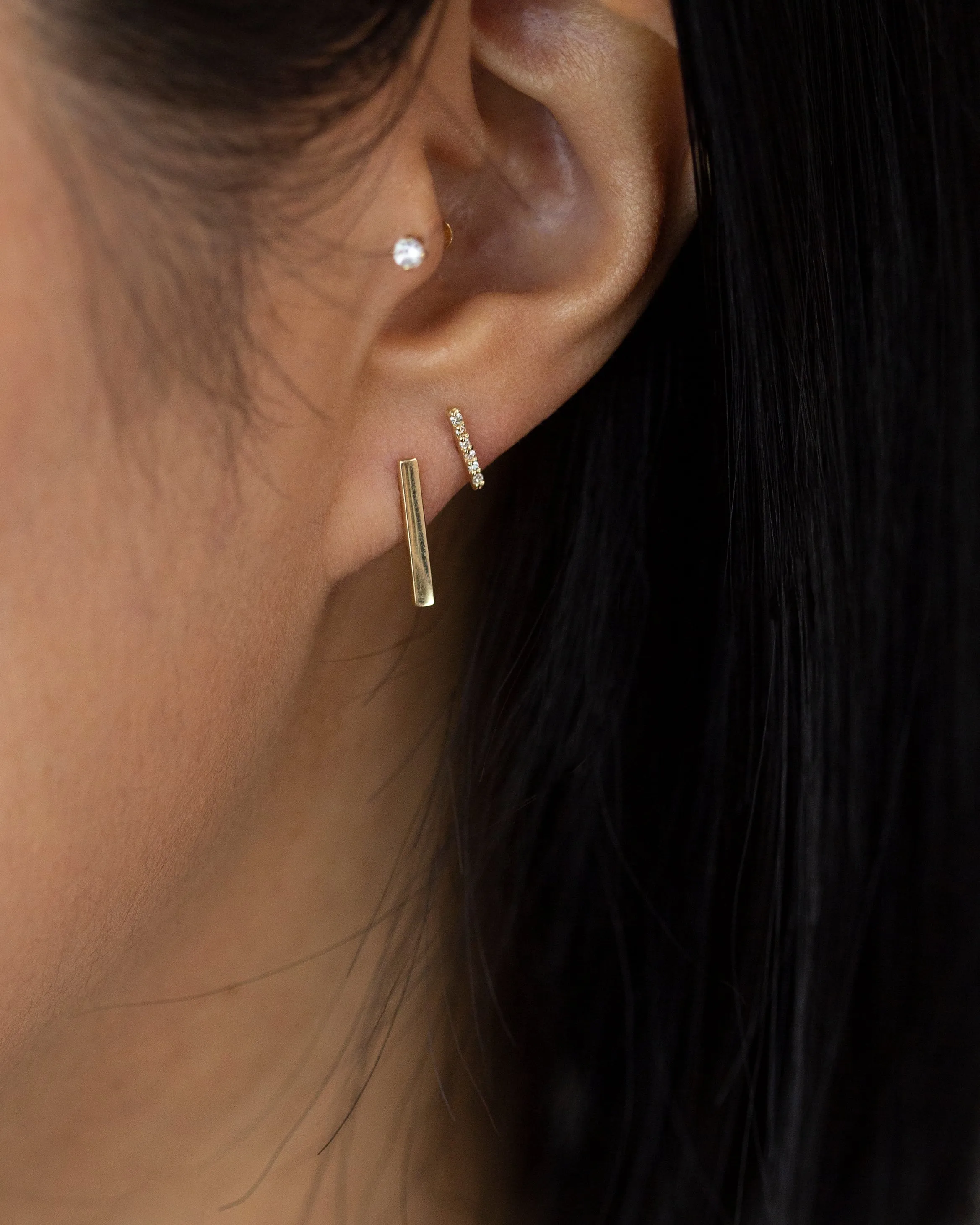 14k Simple Bar studs