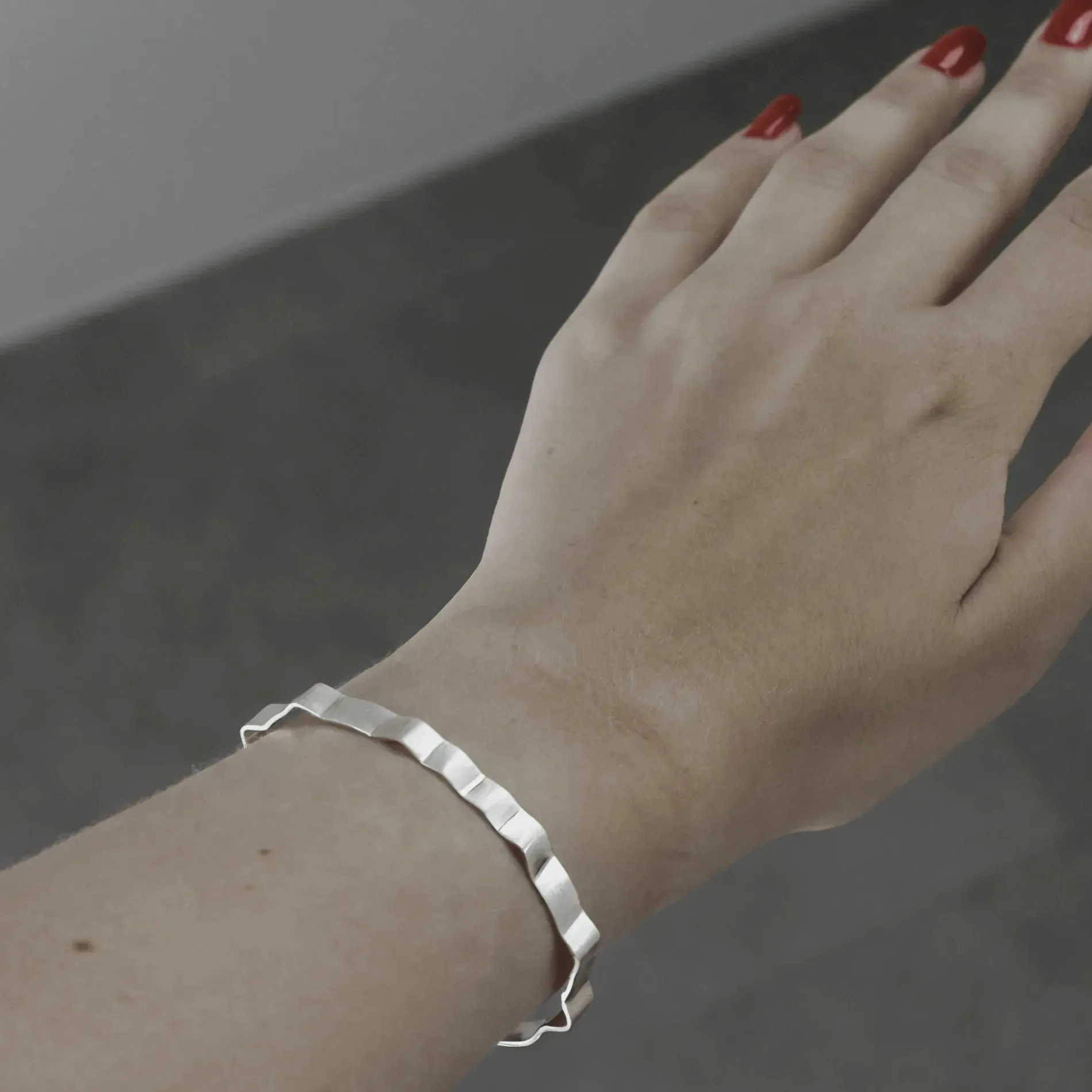 Alaya Small Wave Cuff Bracelet Silver Plating