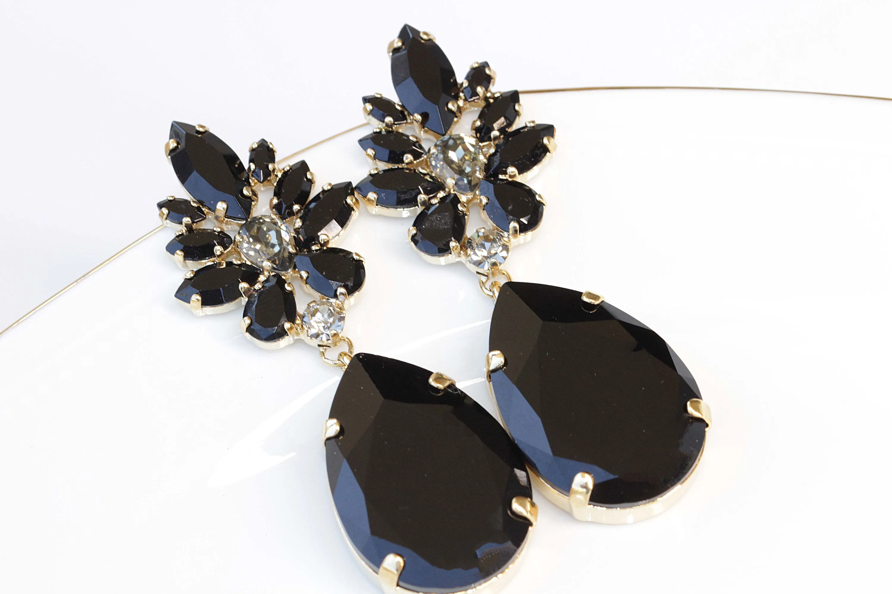 BLACK LONG EARRINGS