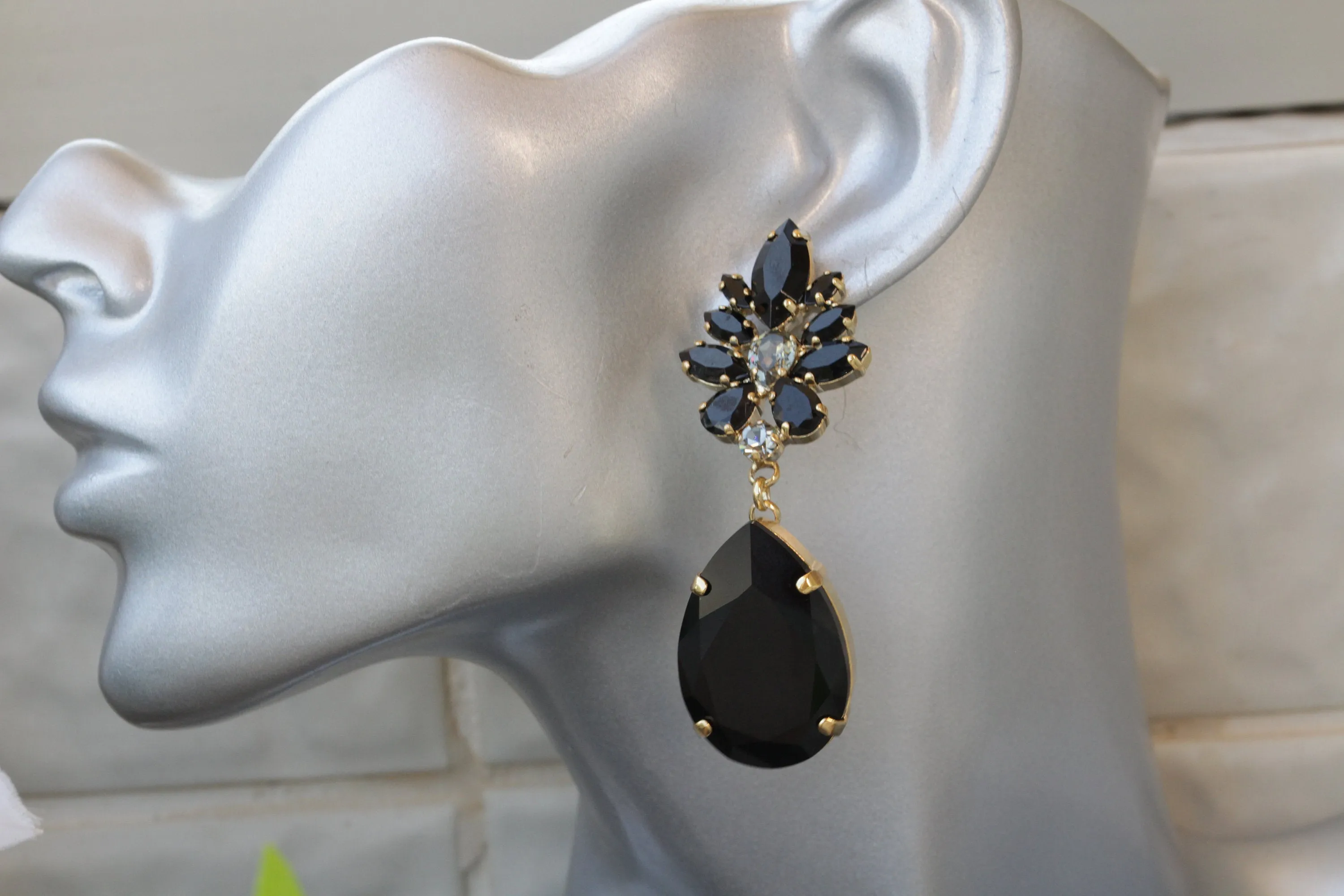 BLACK LONG EARRINGS