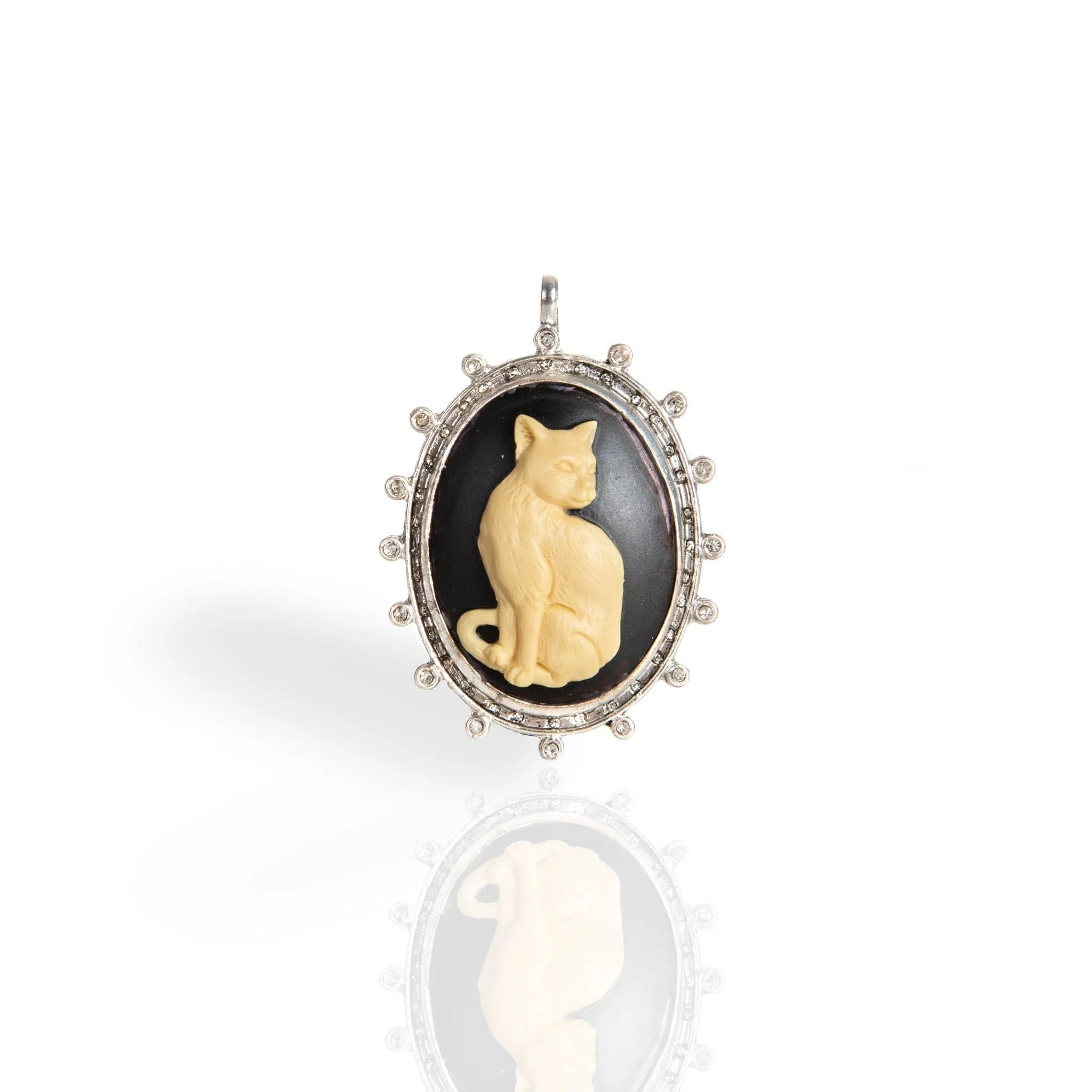 Cat Cameo Medallion