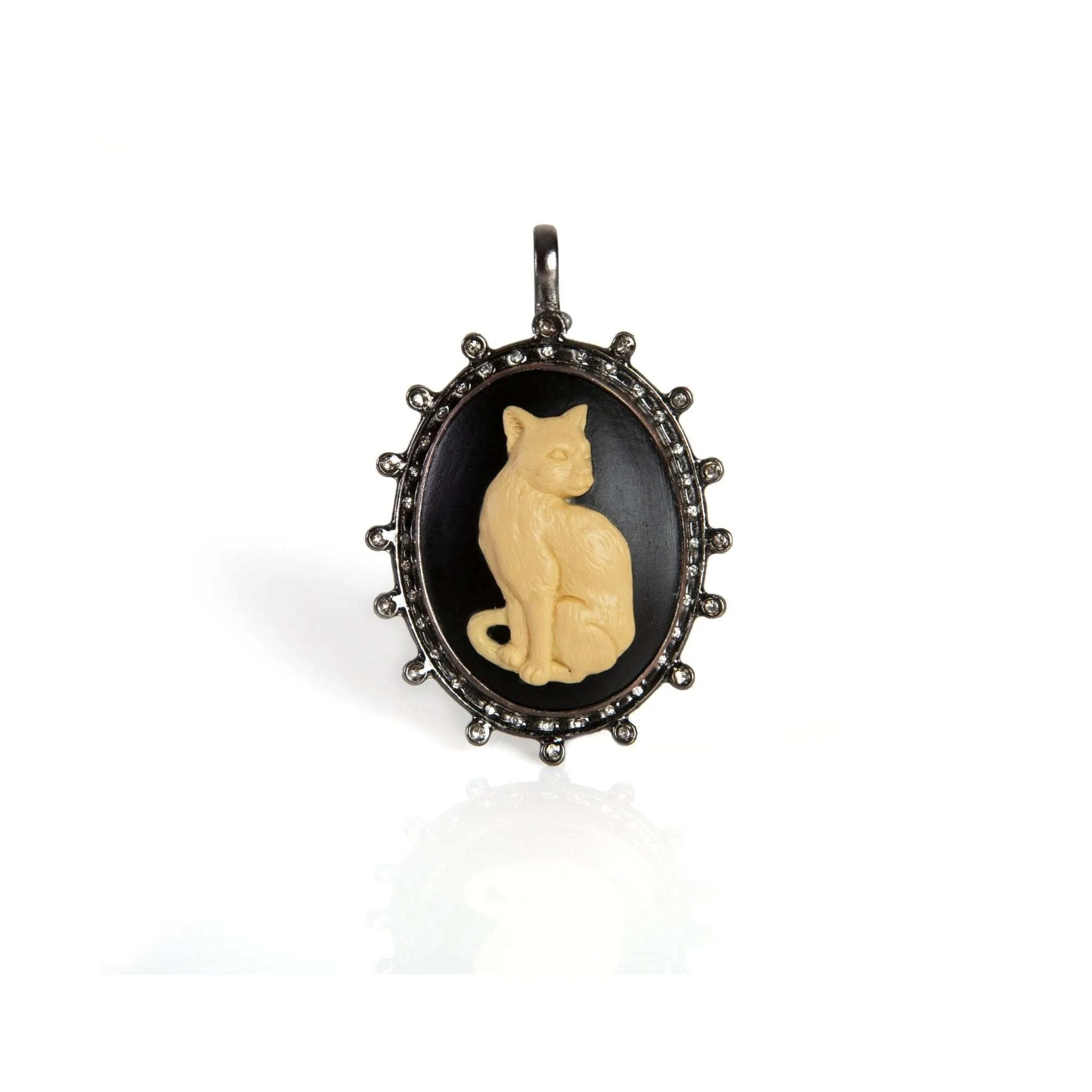 Cat Cameo Medallion