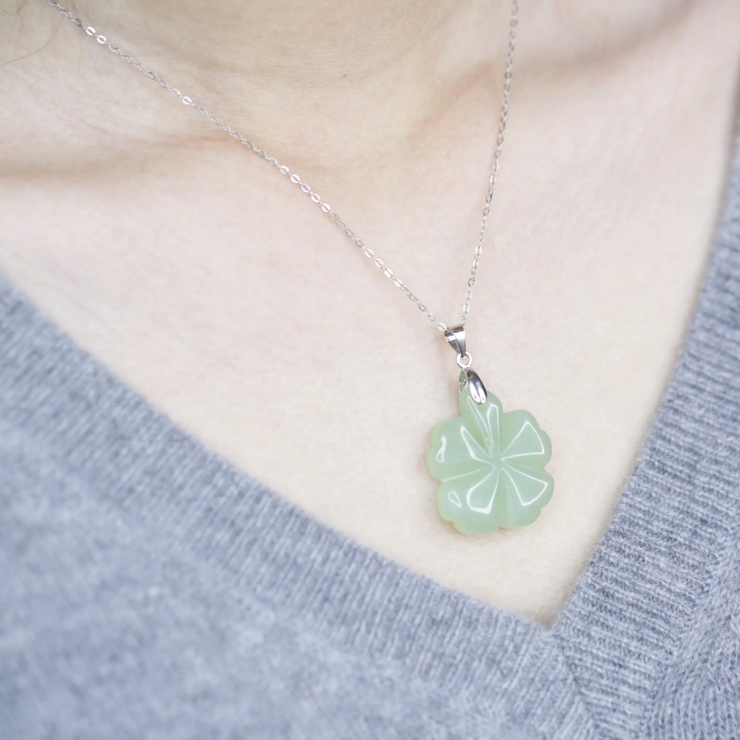 Four Leaf Clover Jade Necklace with 18" Sterling Silver Chain   Ring Box