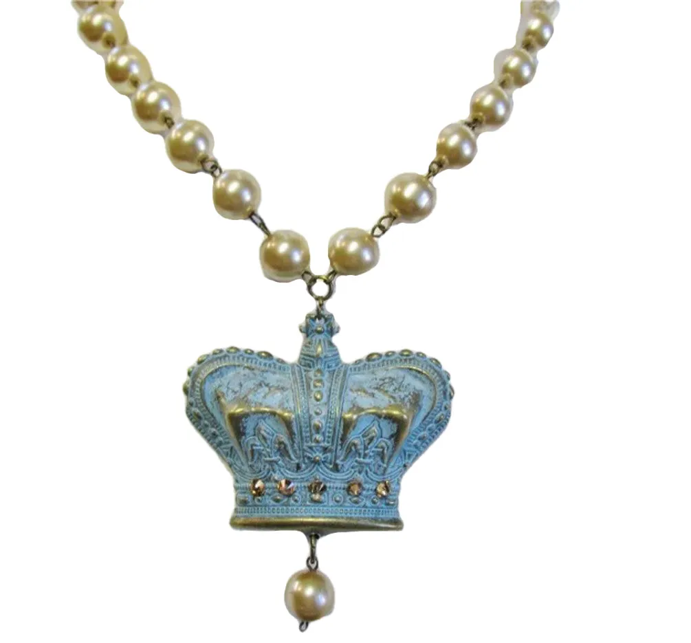 Heart of the West Handcrafted Crown Pearl Necklace