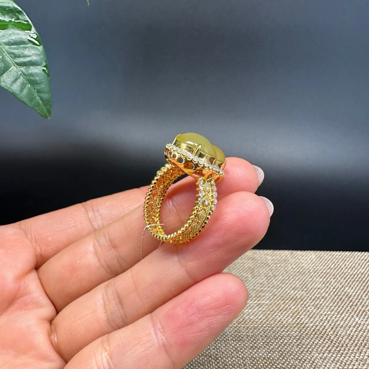 High-end 18k Yellow Gold Natural Ice Honey Yellow Jadeite Jade Hu Lu Engagement Ring