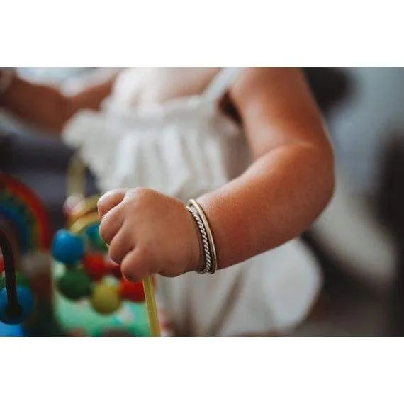 Immeasurable Gold Baby Bangle