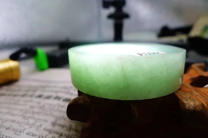 Natural Jade Rough Jadeite Raw (111g,5.4X1.5cm)