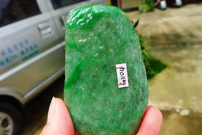 Natural Jade Rough Jadeite Raw (123g,7.5X4.7X2.1cm)