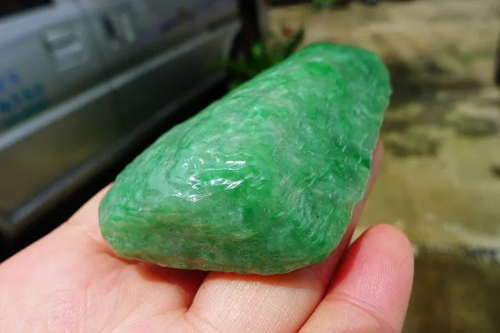 Natural Jade Rough Jadeite Raw (123g,7.5X4.7X2.1cm)