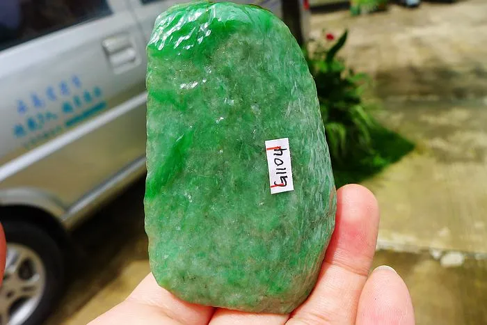 Natural Jade Rough Jadeite Raw (123g,7.5X4.7X2.1cm)