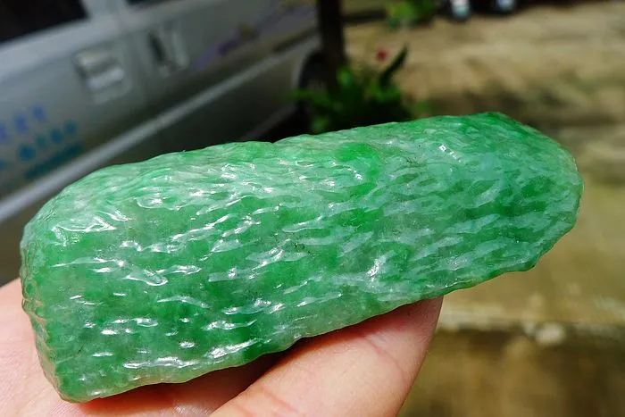 Natural Jade Rough Jadeite Raw (123g,7.5X4.7X2.1cm)