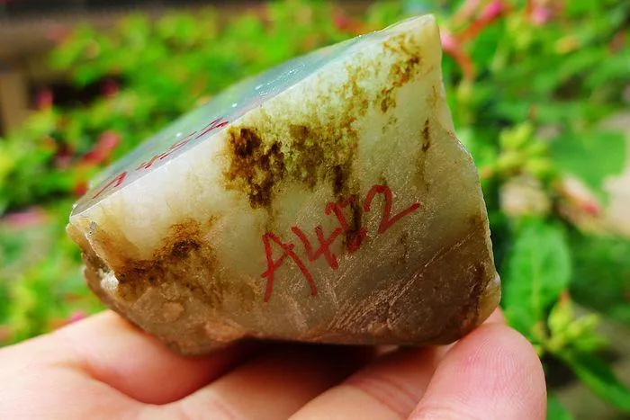 Natural Jade Rough Jadeite Raw (159g,5.1X4.6X4.2cm)