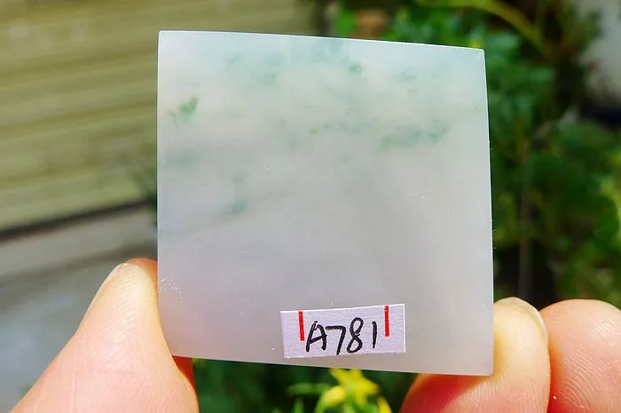 Natural Jade Rough Jadeite Raw (15g,3.5X3.3X0.43cm)