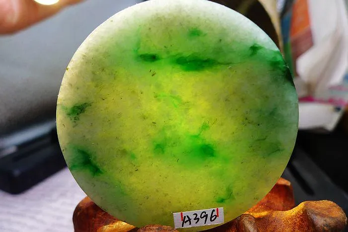 Natural Jade Rough Jadeite Raw (66g,5.3X0.85cm)