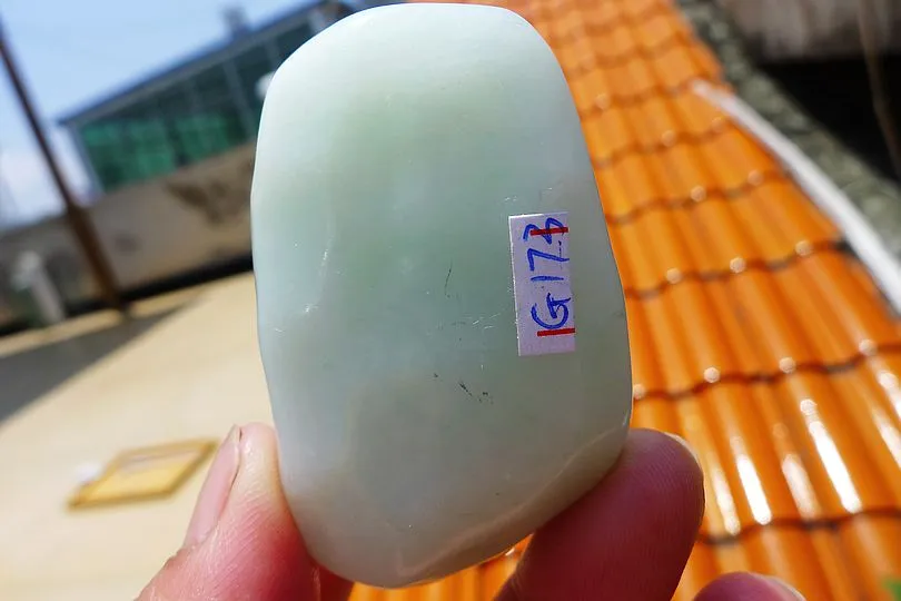 Natural Jade Rough Jadeite Raw (86g,5.8X3.4X2.2cm)