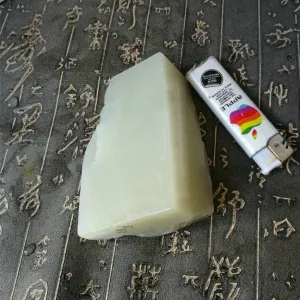 Natural Kunlun Jade Rough Nephrite Raw (398g, 10X6X4.5cm)