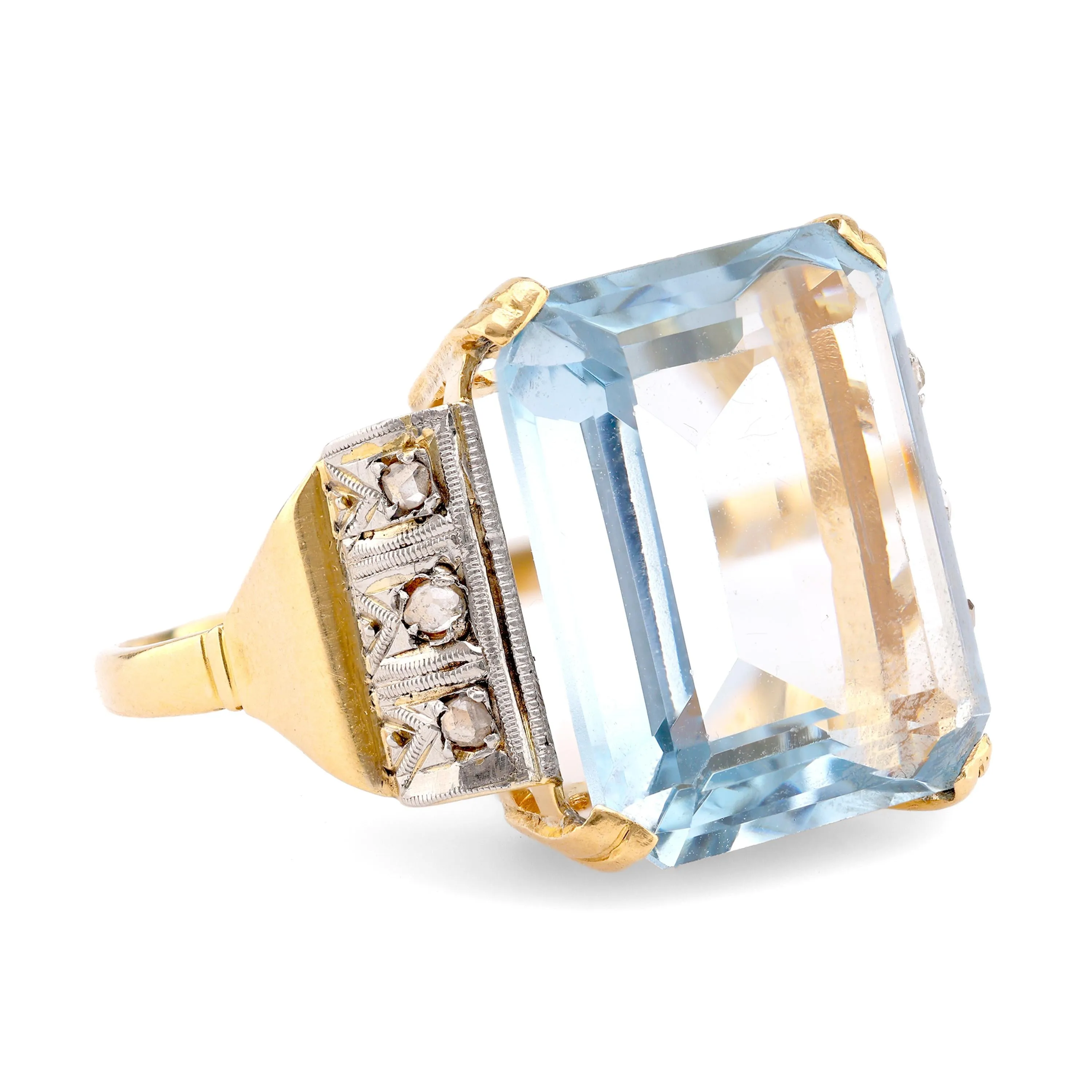 Retro 10 Carat Aquamarine Diamond 18K Yellow Gold Cocktail Ring