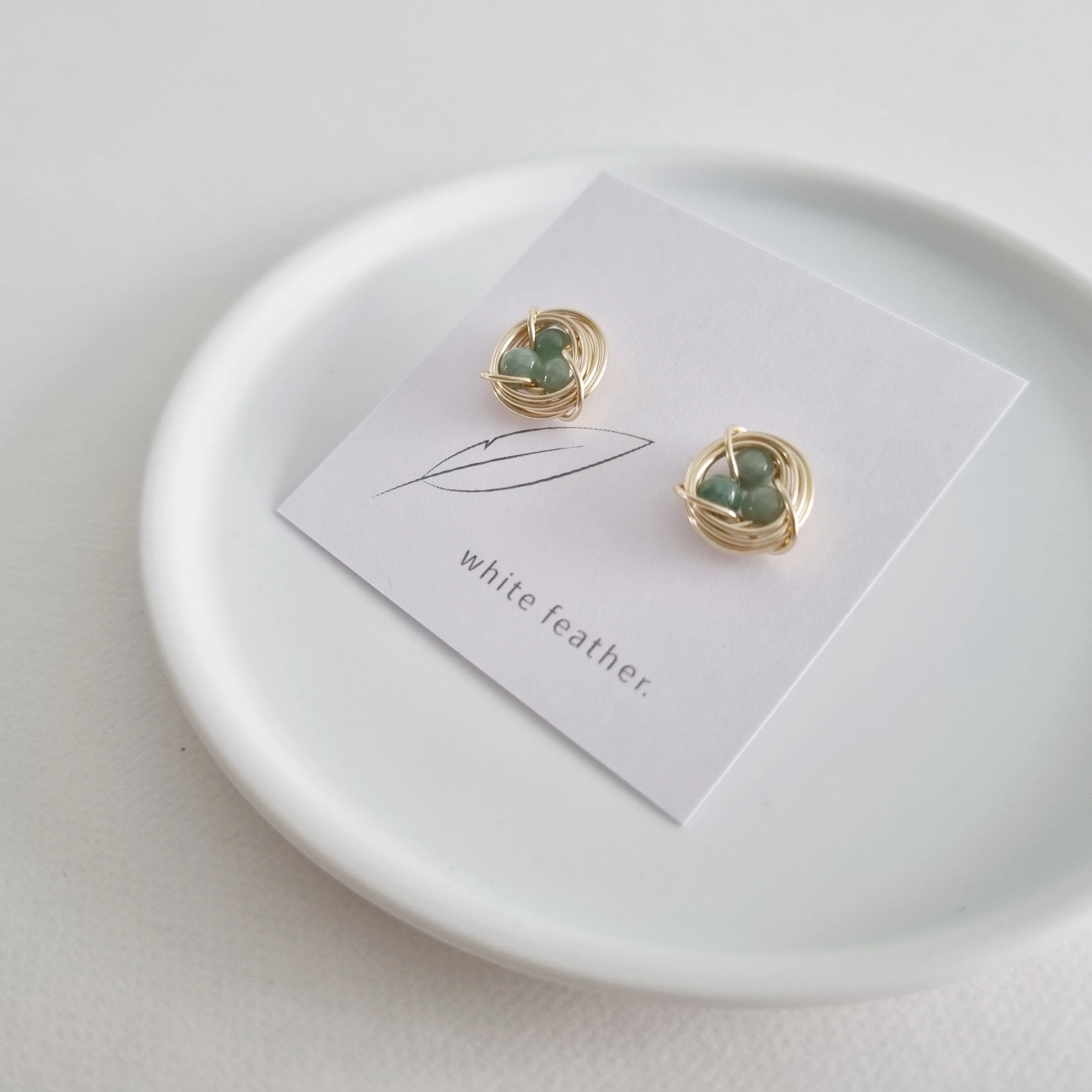 Robin's Nest Earstuds / Jade