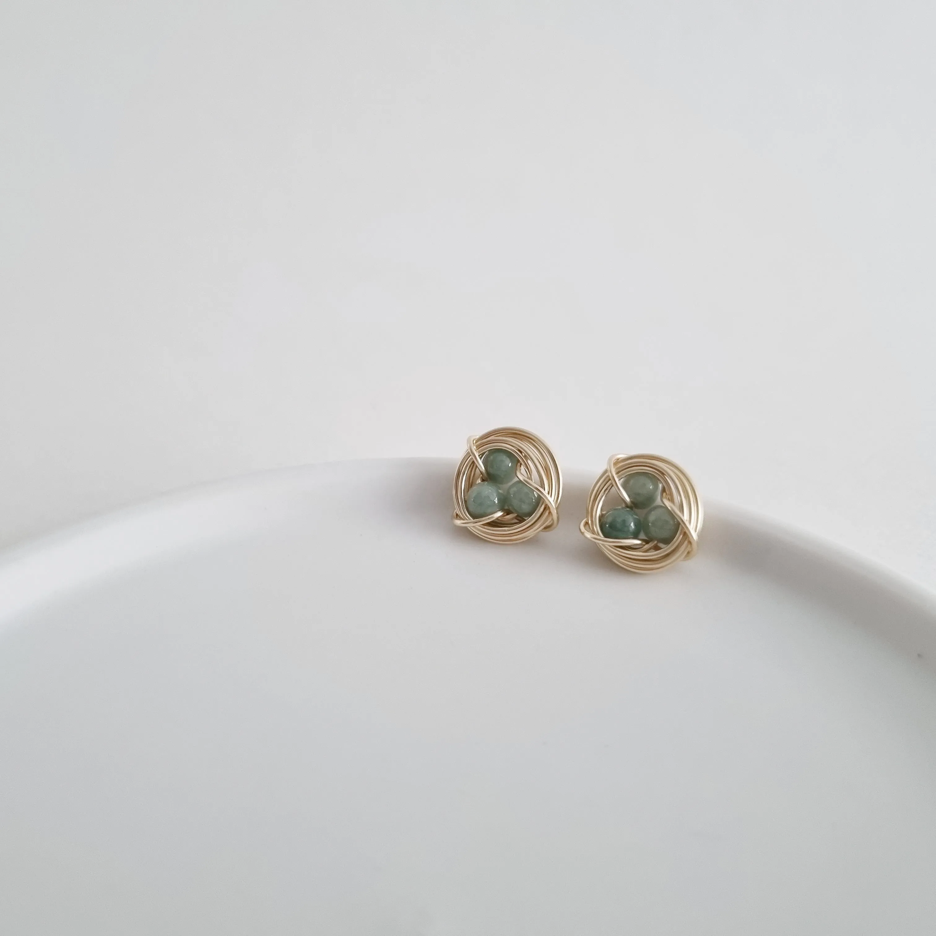 Robin's Nest Earstuds / Jade