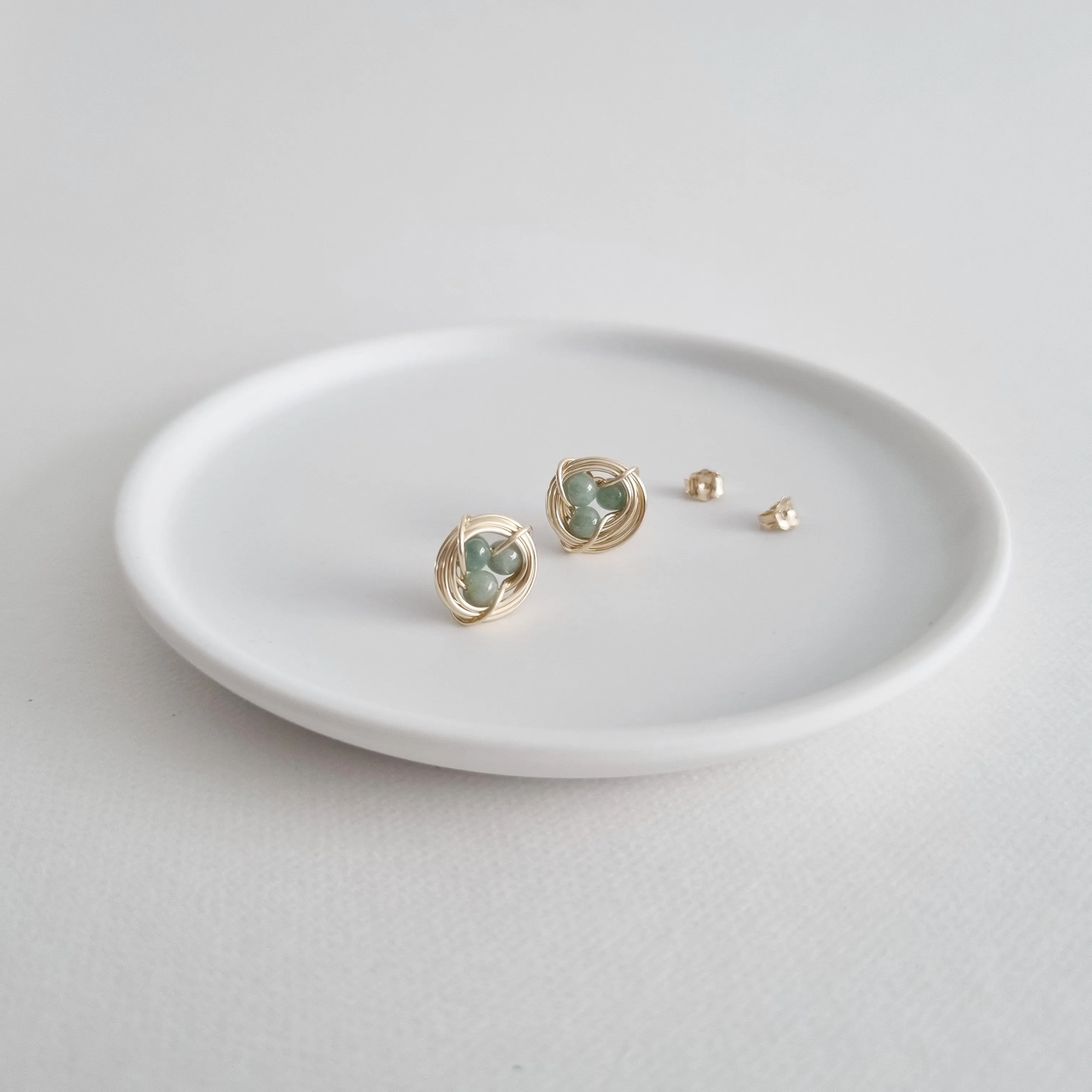 Robin's Nest Earstuds / Jade