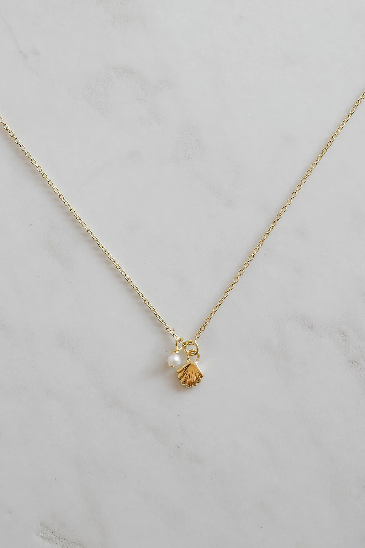 Sophie - She Shell Necklace, Gold/Pearl