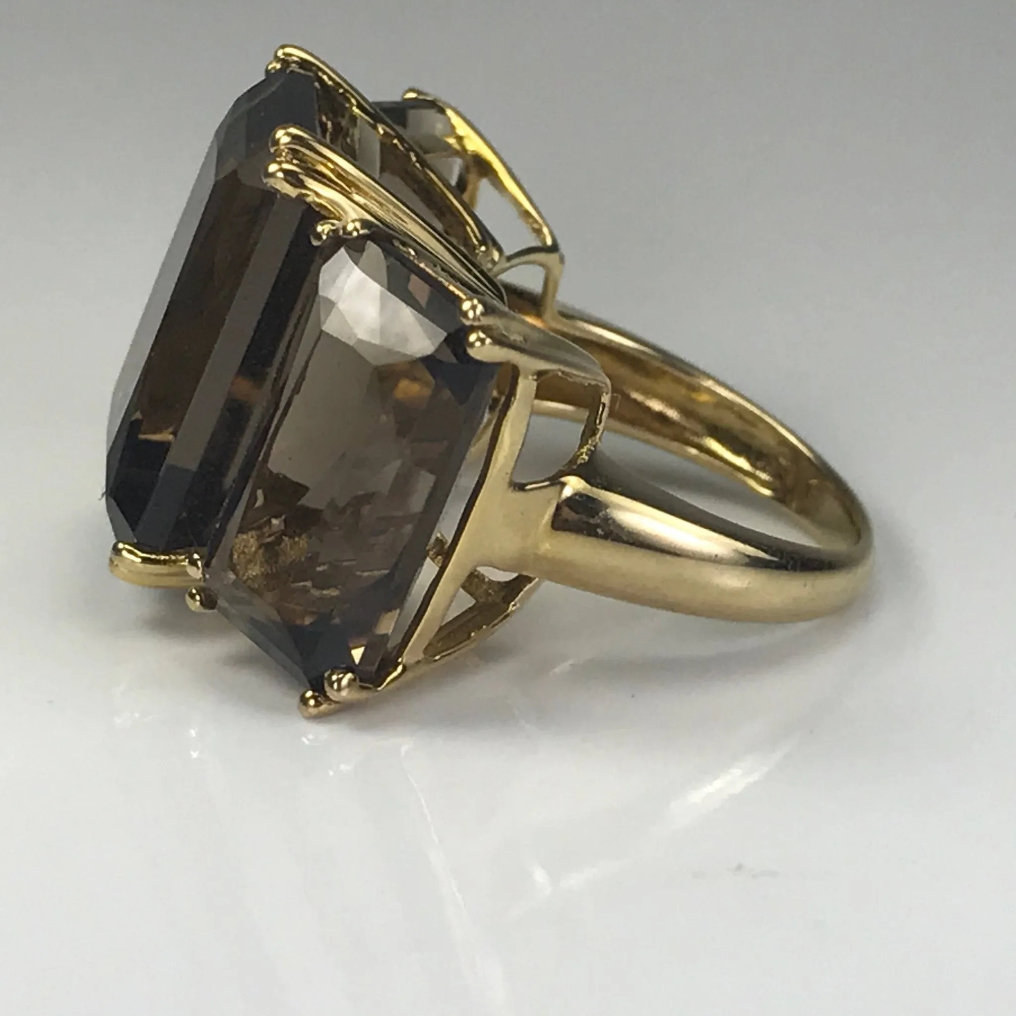 Vintage Smoky Quartz Ring in 14K Yellow Gold. 17  CTW. Cocktail Ring. Estate Jewelry