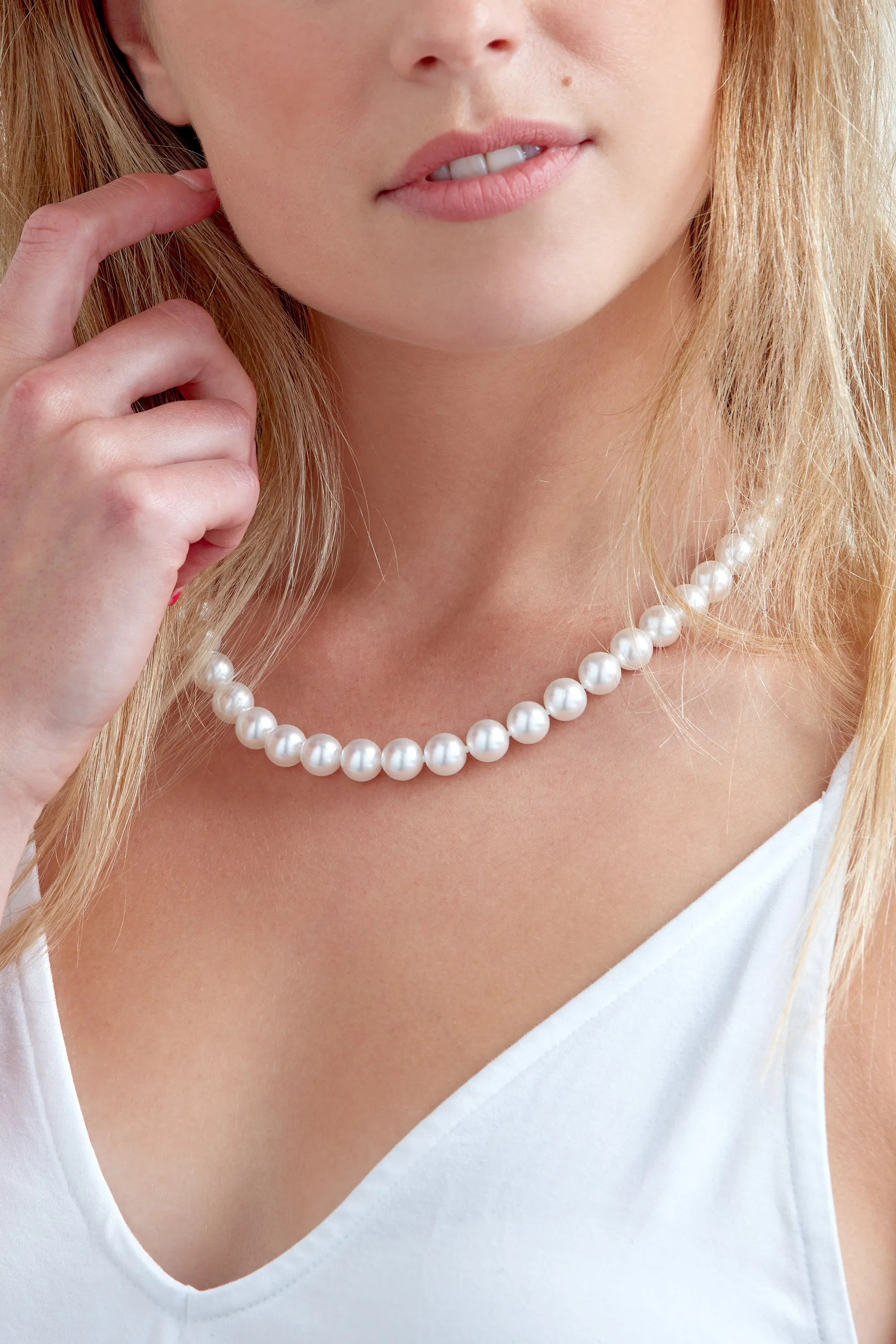 White Pearl & Platinum Clasp Necklace